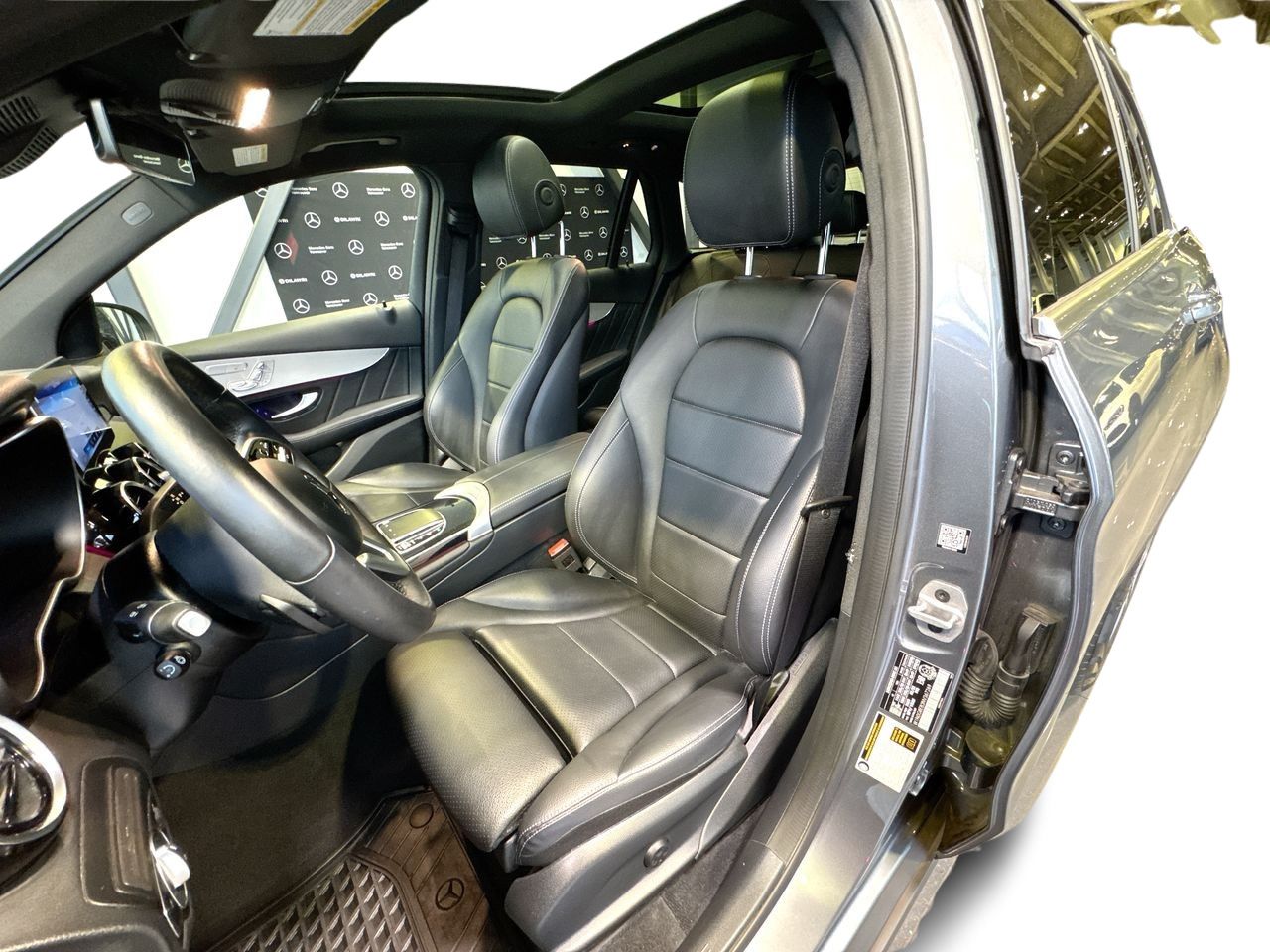 2022 Mercedes-Benz GLC300 in Vancouver, British Columbia