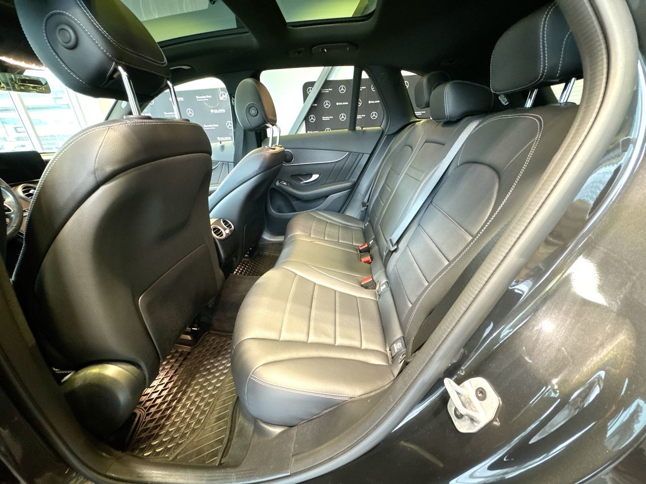 Mercedes-Benz GLC300  2022 à Vancouver, Colombie-Britannique