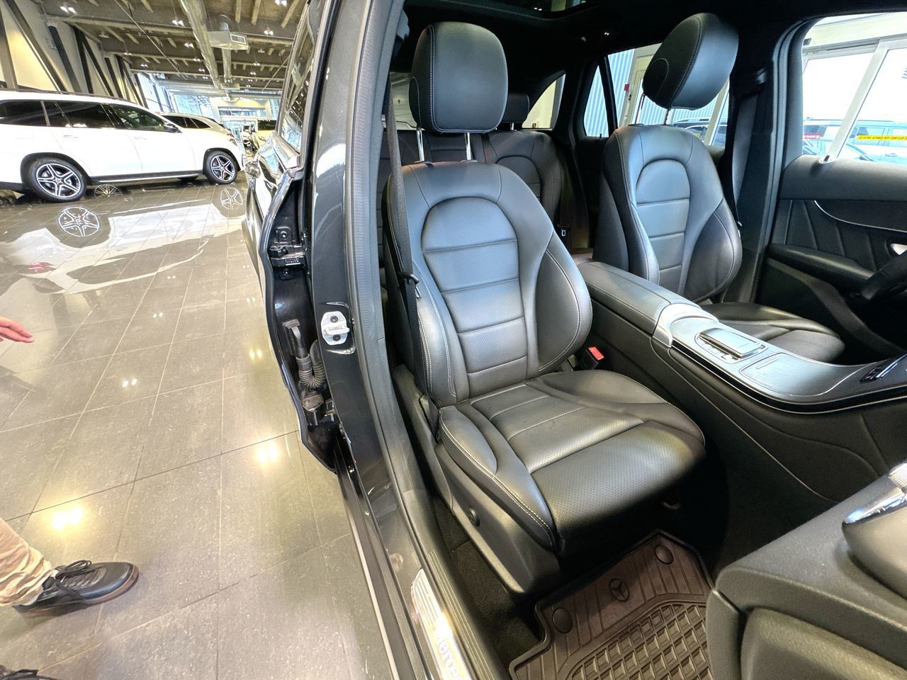 Mercedes-Benz GLC300  2022 à Vancouver, Colombie-Britannique