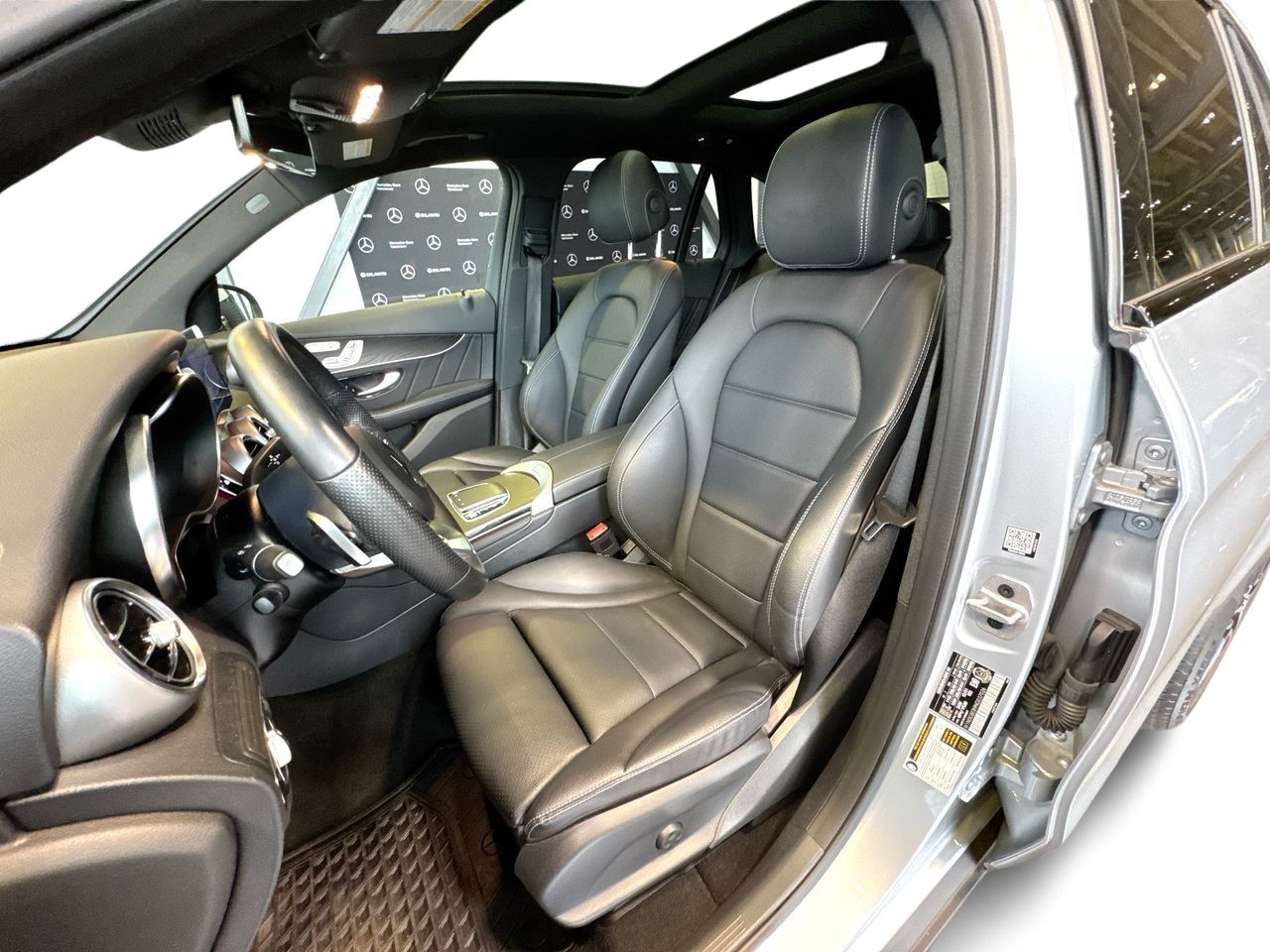 2022 Mercedes-Benz GLC300 in Vancouver, British Columbia