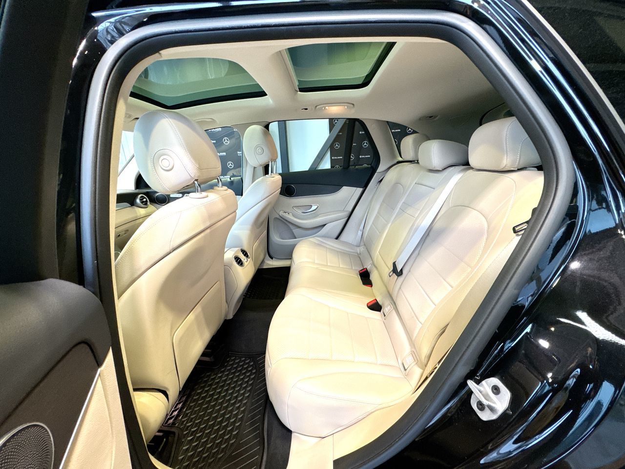 2022 Mercedes-Benz GLC300 in Vancouver, British Columbia