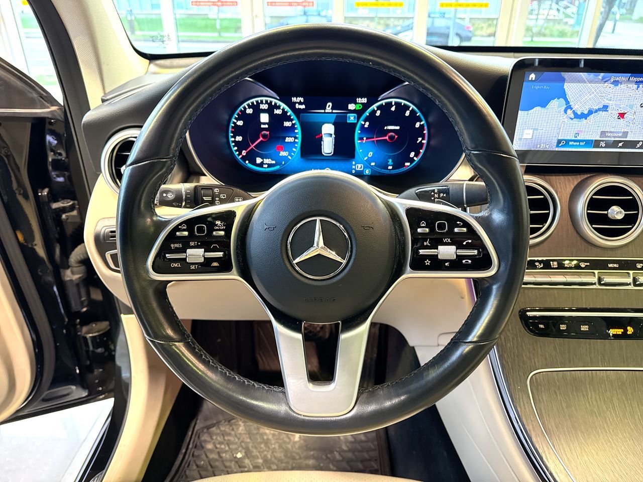 2022 Mercedes-Benz GLC300 in Vancouver, British Columbia