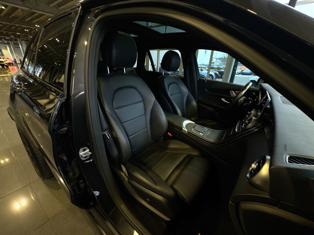 2022 Mercedes-Benz GLC300