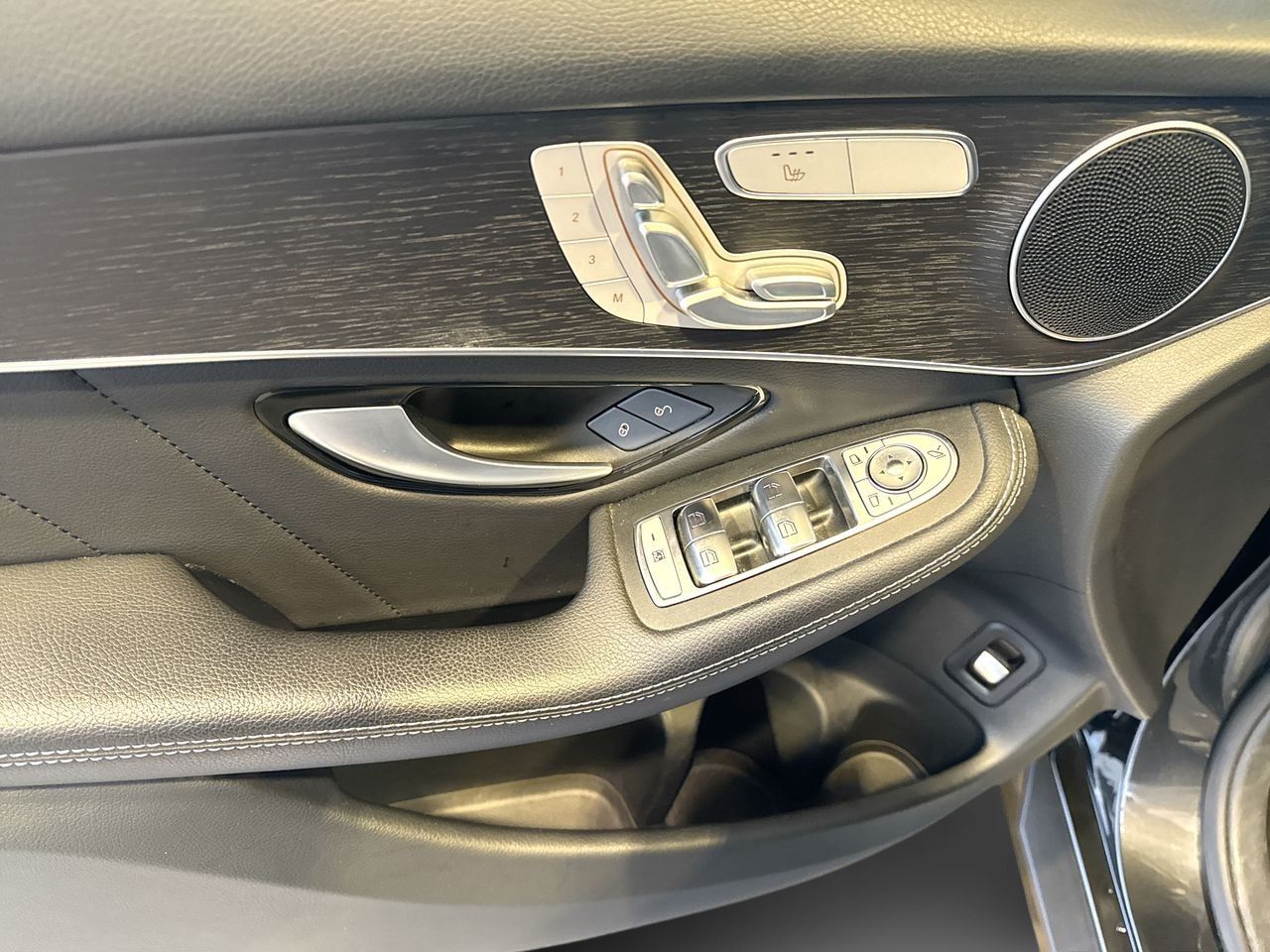 2022 Mercedes-Benz GLC300