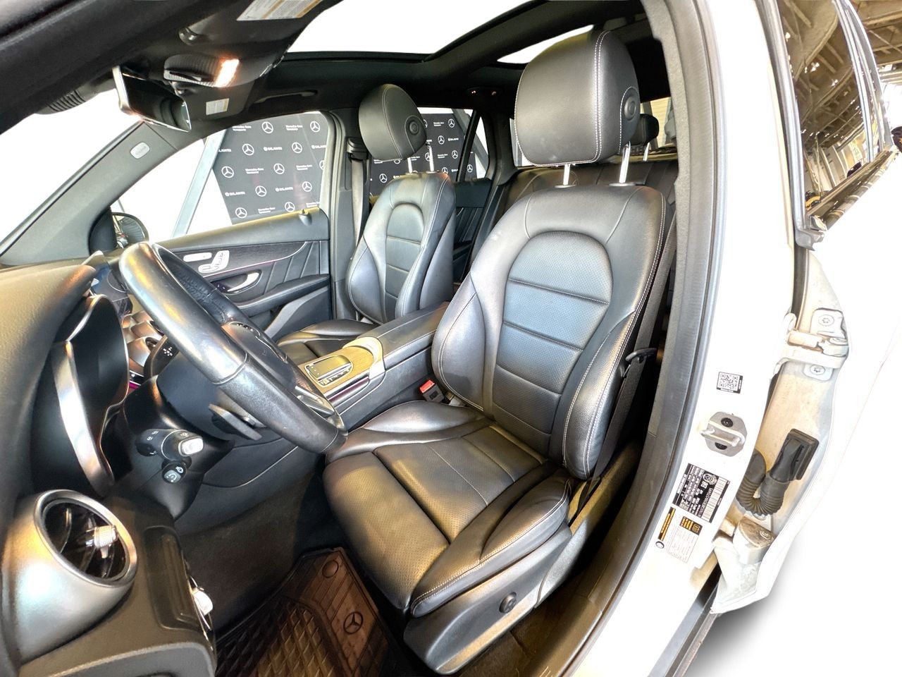 2022 Mercedes-Benz GLC300