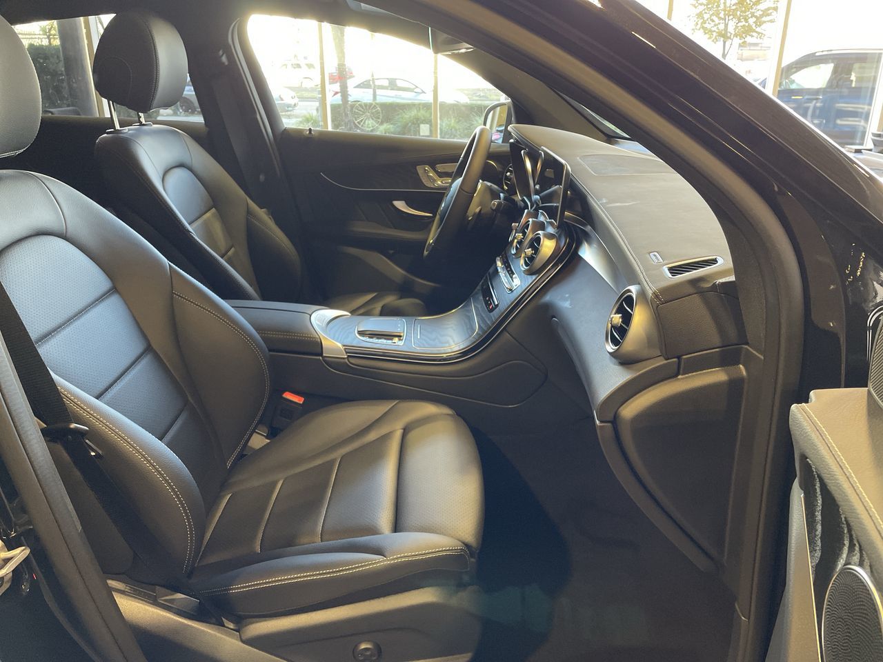 2022 Mercedes-Benz GLC300 in Vancouver, British Columbia