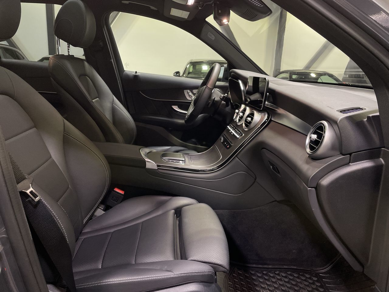 2022 Mercedes-Benz GLC300
