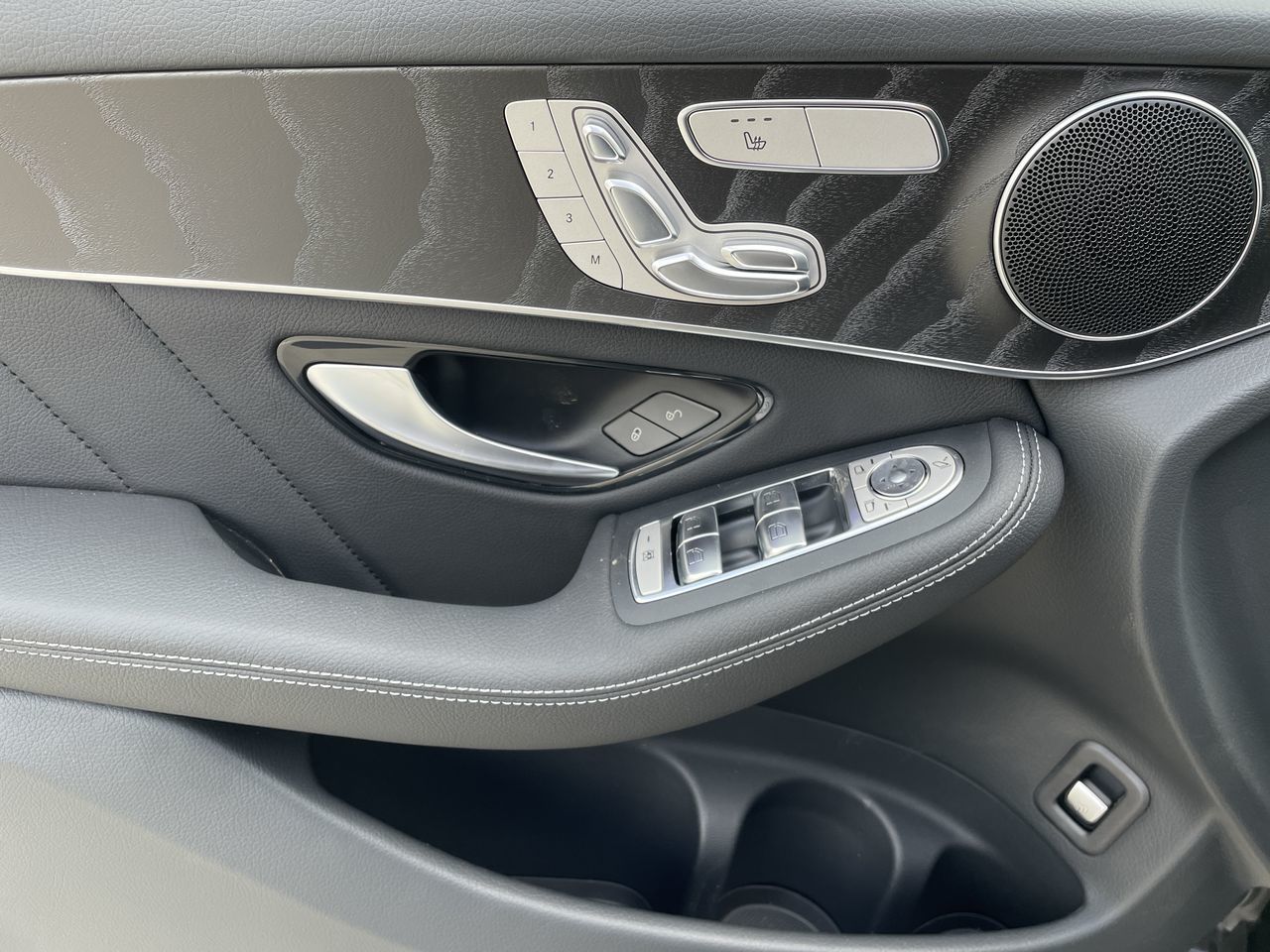 2022 Mercedes-Benz GLC300