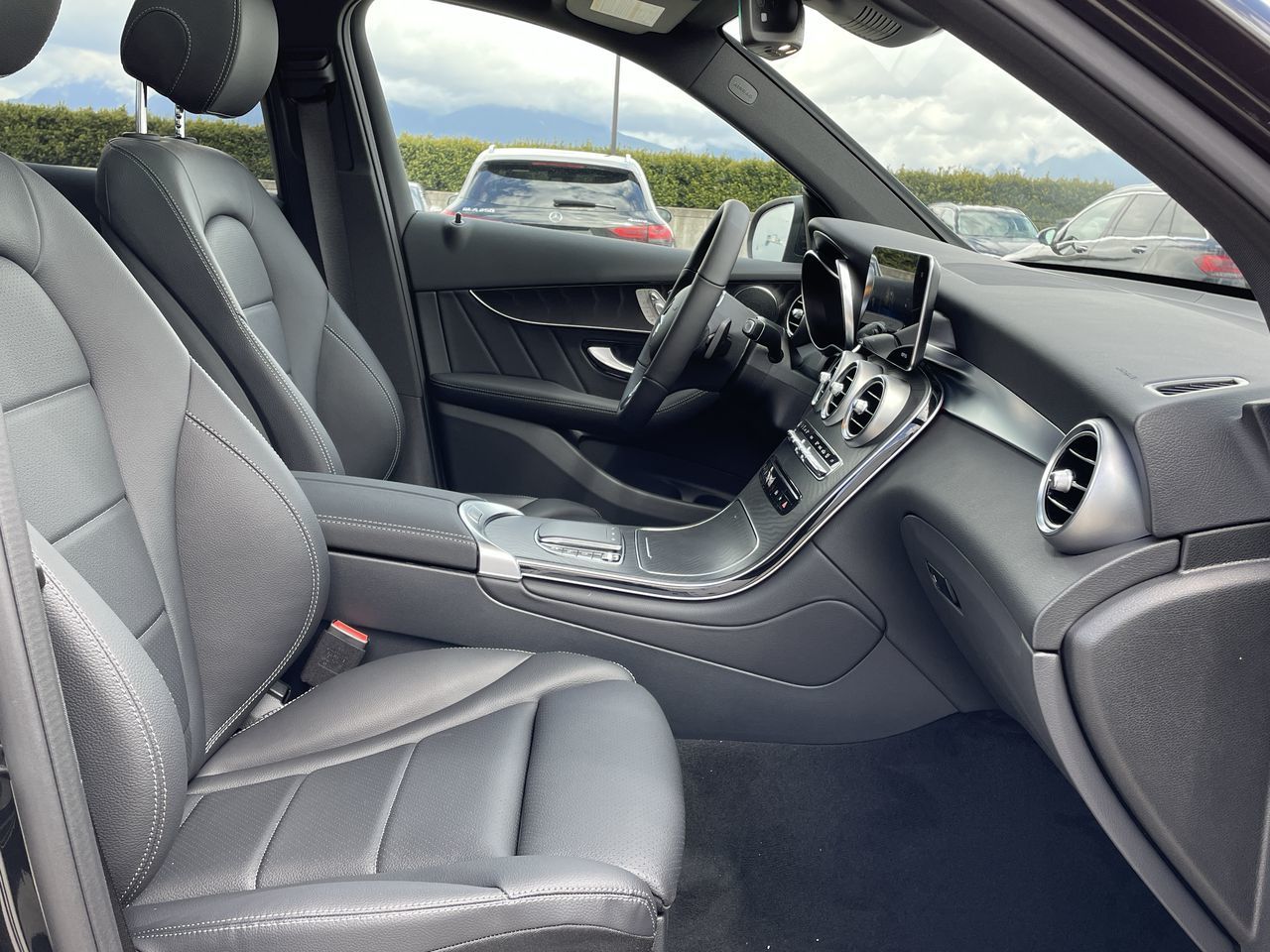 2022 Mercedes-Benz GLC300