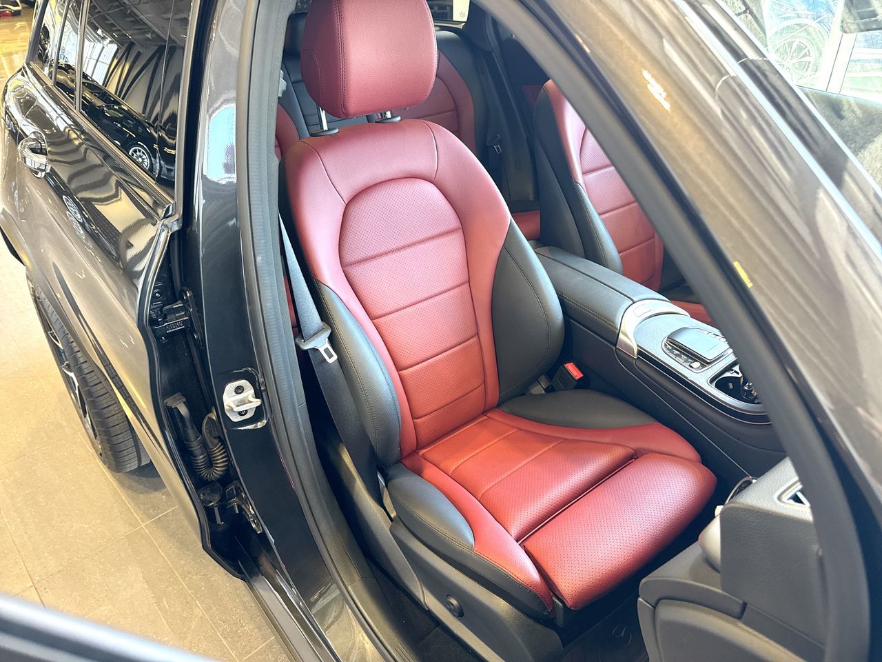 2022 Mercedes-Benz GLC300