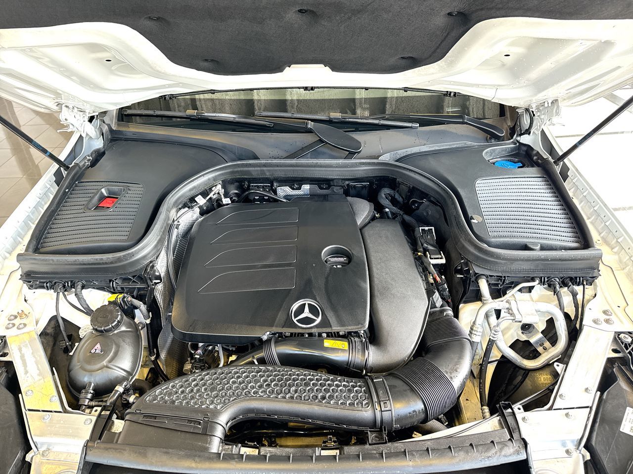 2022  GLC300