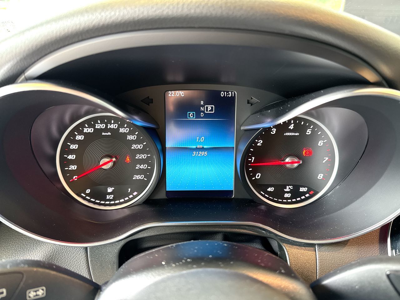 2022  GLC300