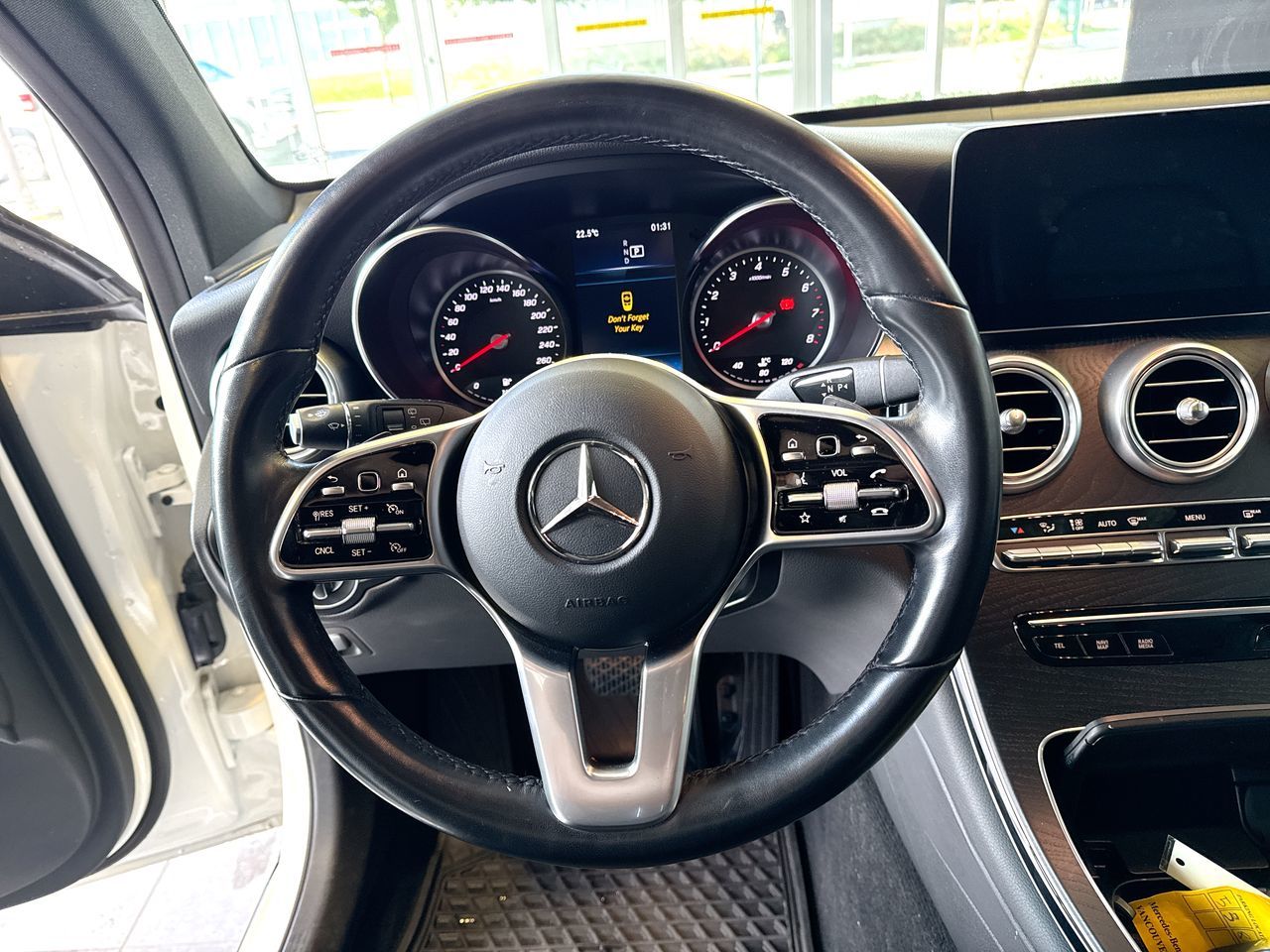 2022  GLC300