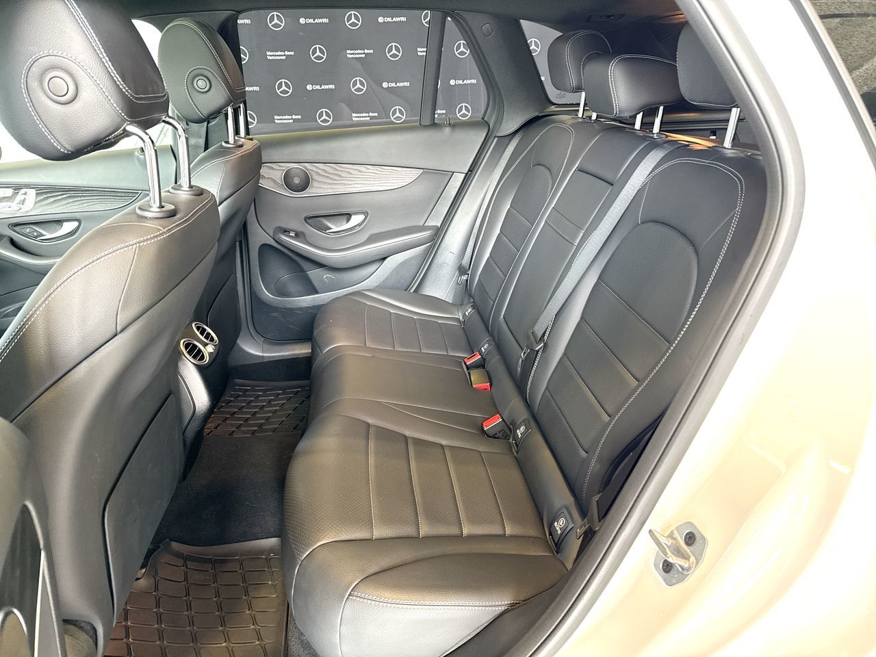 2022  GLC300