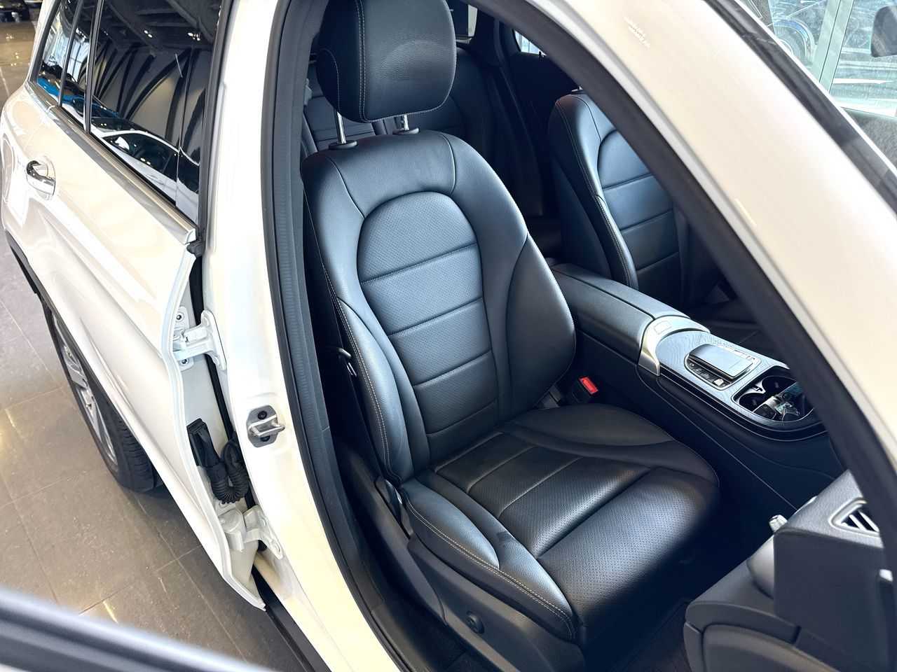 2022  GLC300