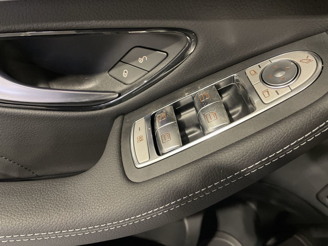 2022 Mercedes-Benz GLC300