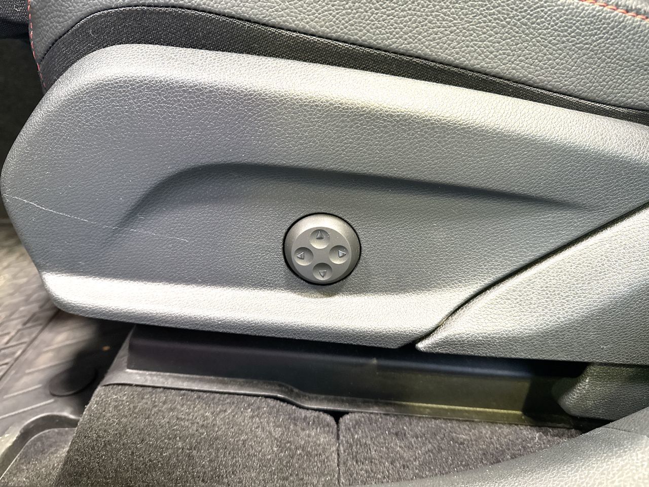 2023 Mercedes-Benz GLC300