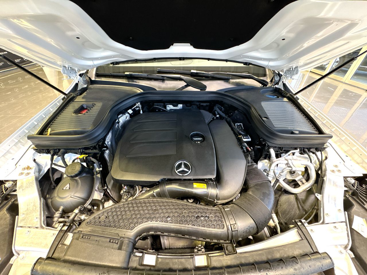 2023 Mercedes-Benz GLC300