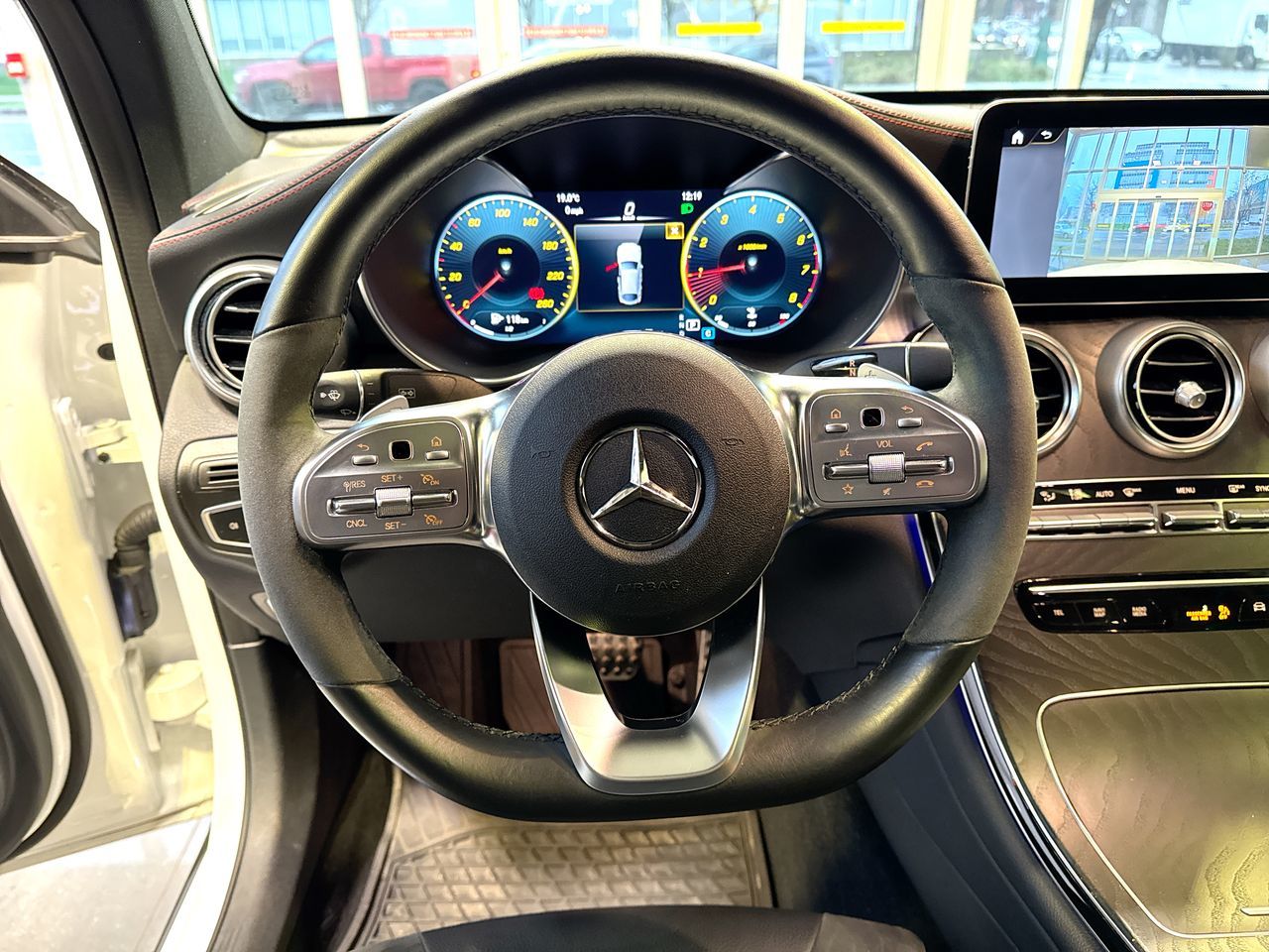 2023 Mercedes-Benz GLC300