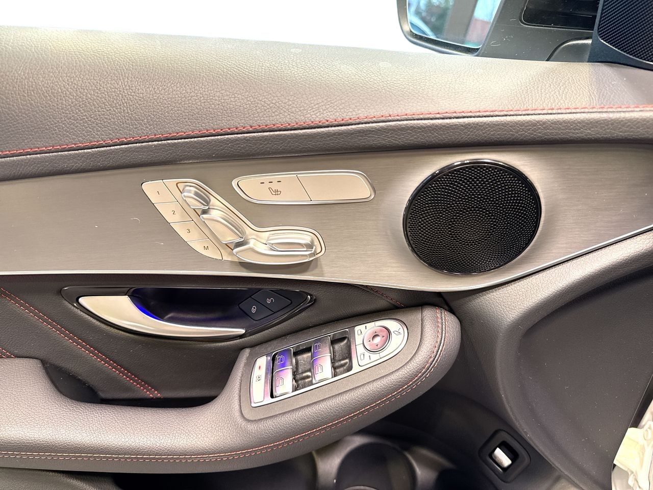 2023 Mercedes-Benz GLC300