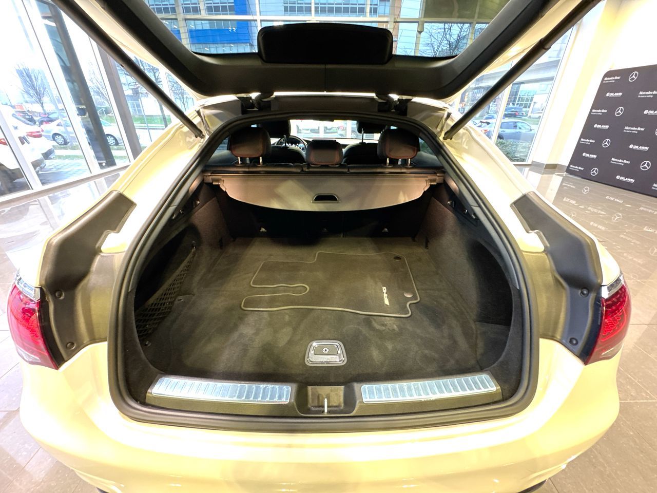 2023 Mercedes-Benz GLC300