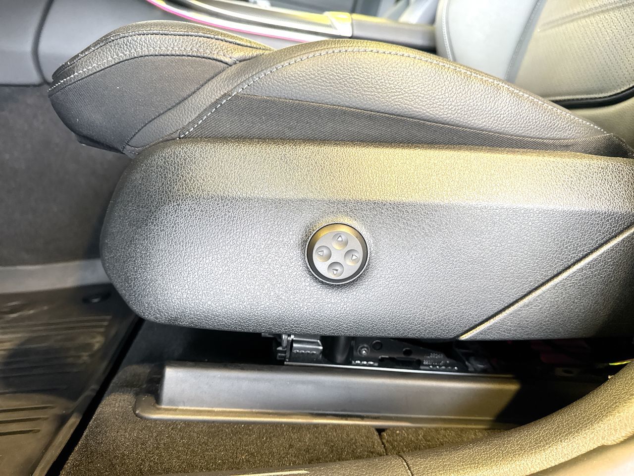 2023 Mercedes-Benz GLC300