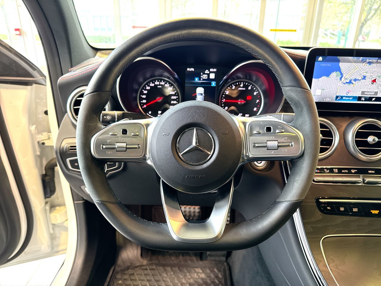 2023  GLC300