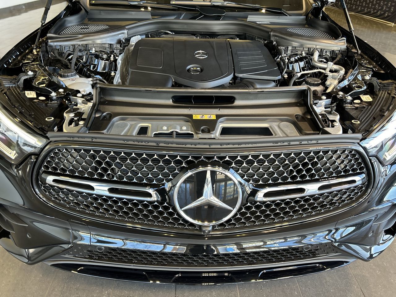 2024 Mercedes-Benz GLC300