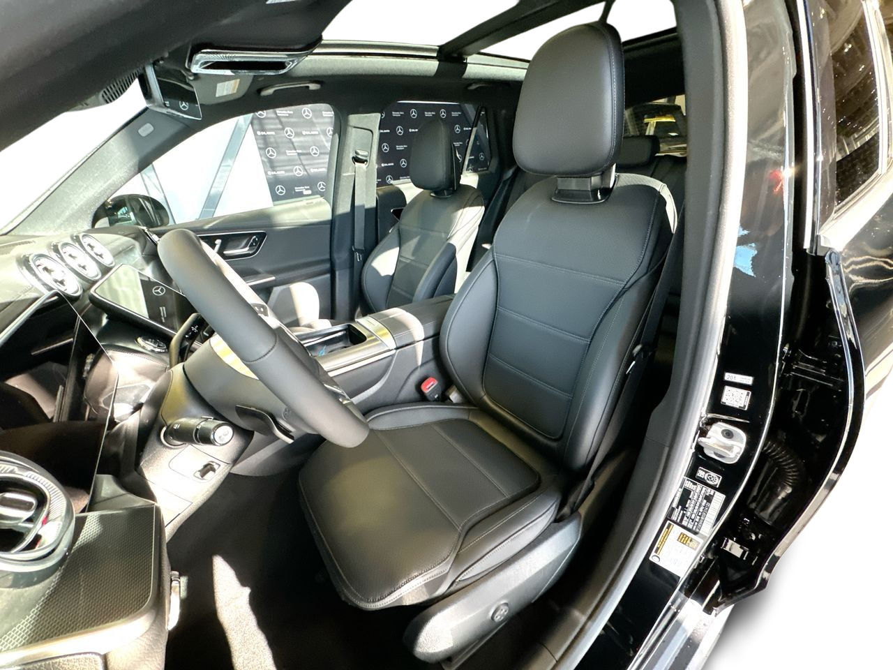 2025 Mercedes-Benz GLC300 in Vancouver, British Columbia