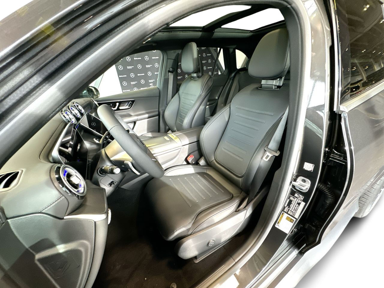 2025 Mercedes-Benz GLC300 in Vancouver, British Columbia