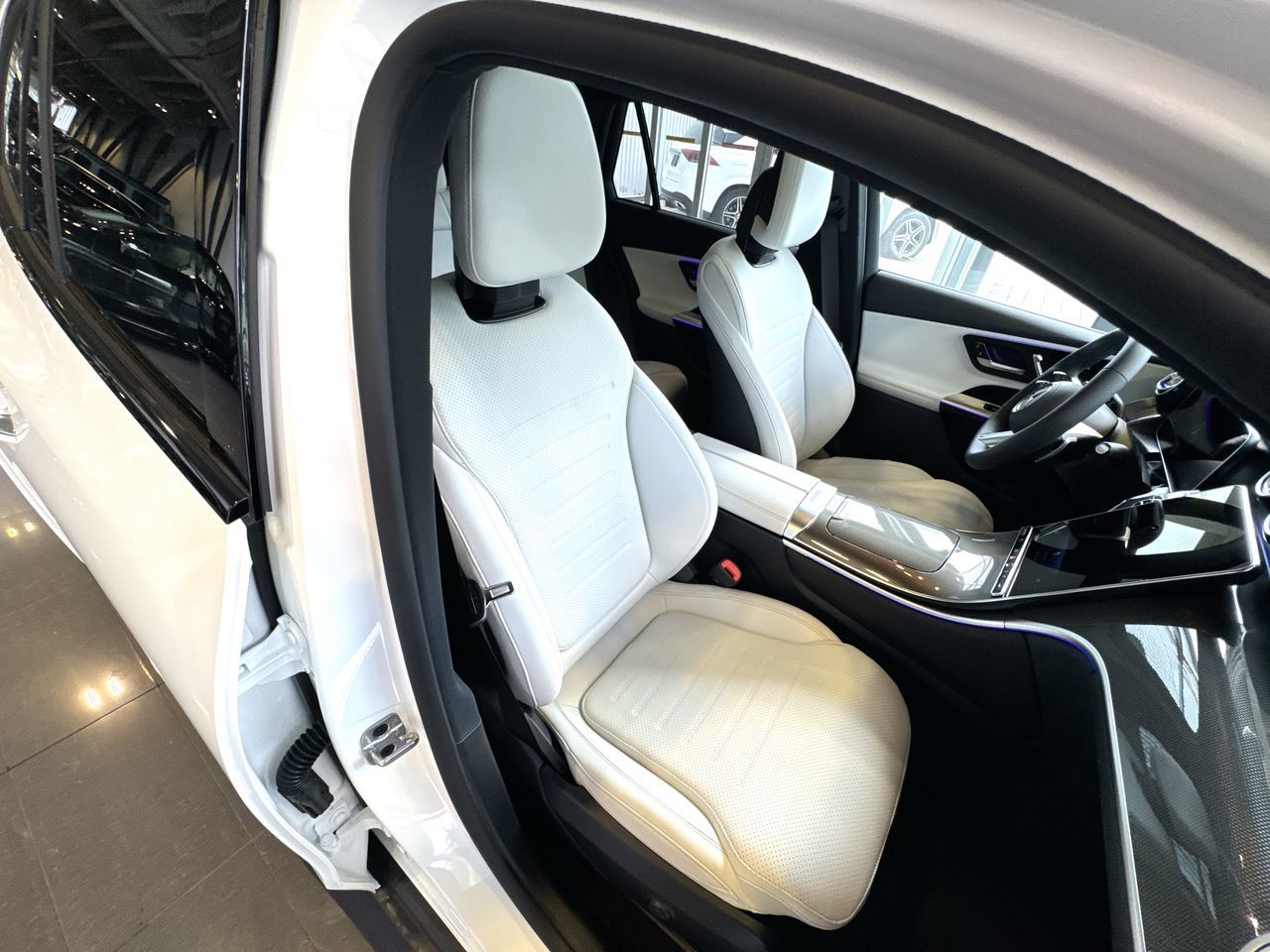 2025 Mercedes-Benz GLC300 in Vancouver, British Columbia