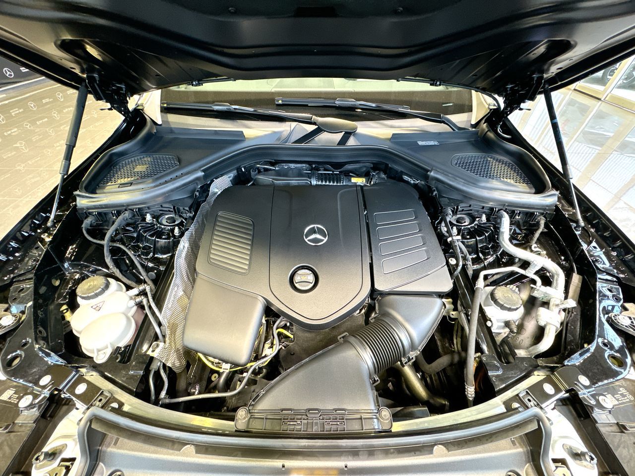 2025 Mercedes-Benz GLC300 in Vancouver, British Columbia