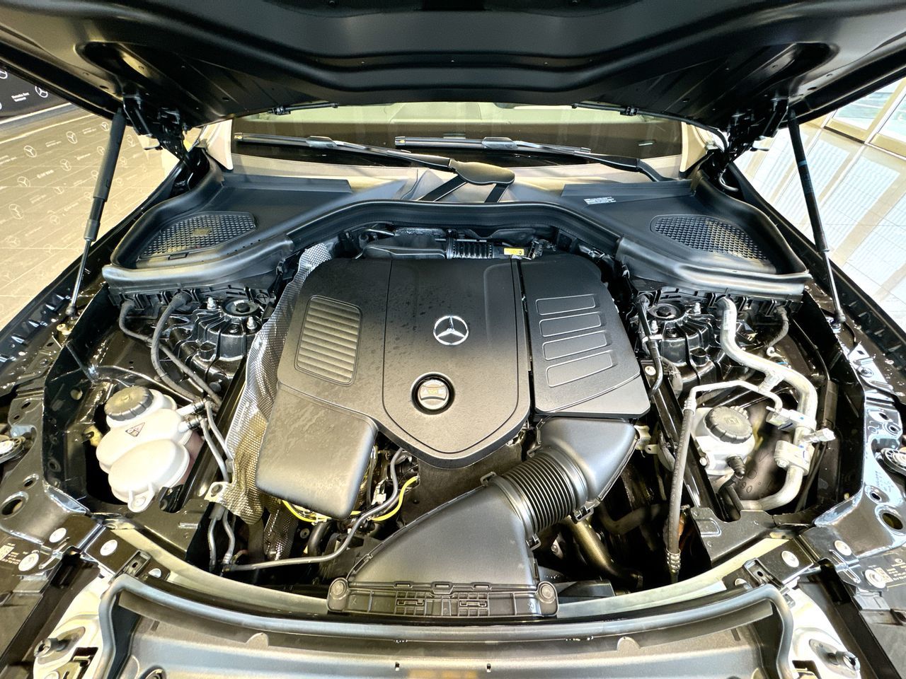 2025 Mercedes-Benz GLC300 in Vancouver, British Columbia