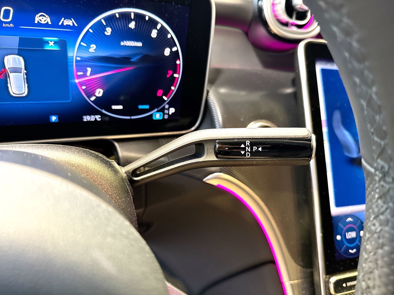 2025 Mercedes-Benz GLC300