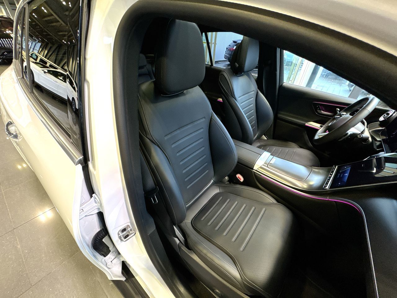 2025 Mercedes-Benz GLC300