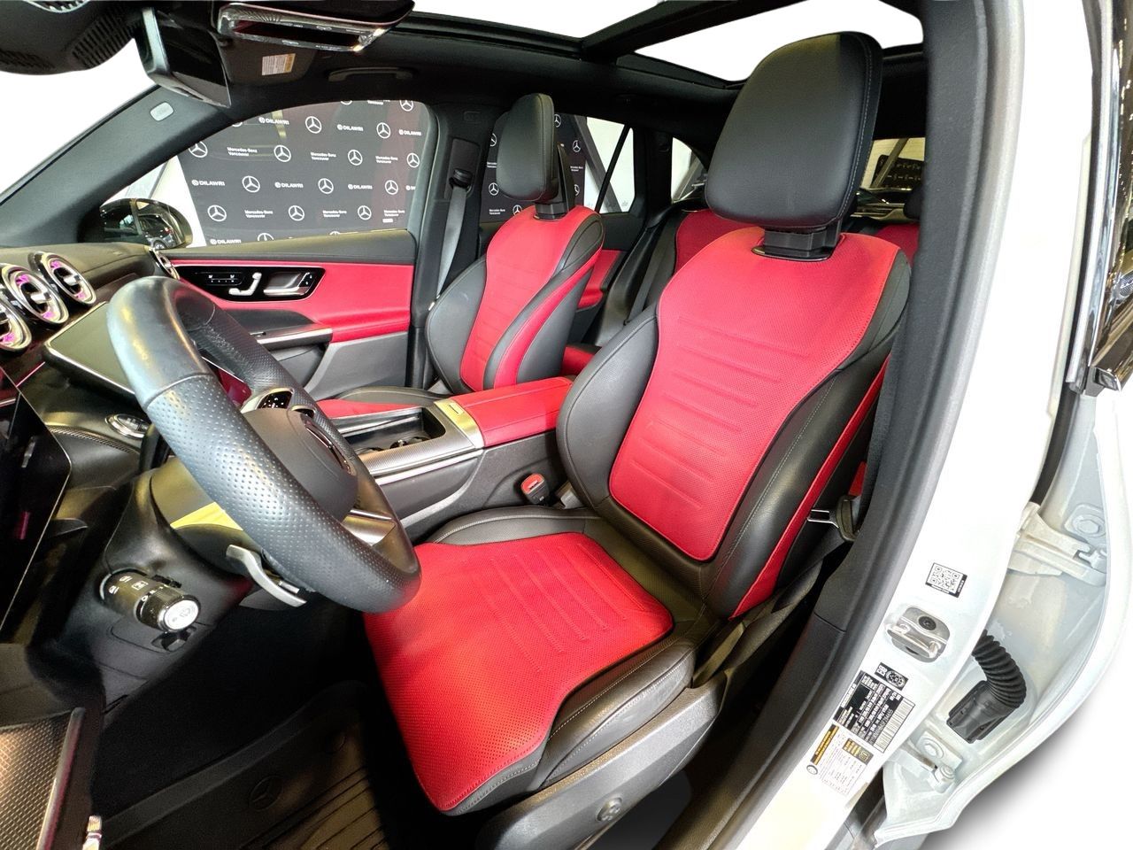 2025 Mercedes-Benz GLC300