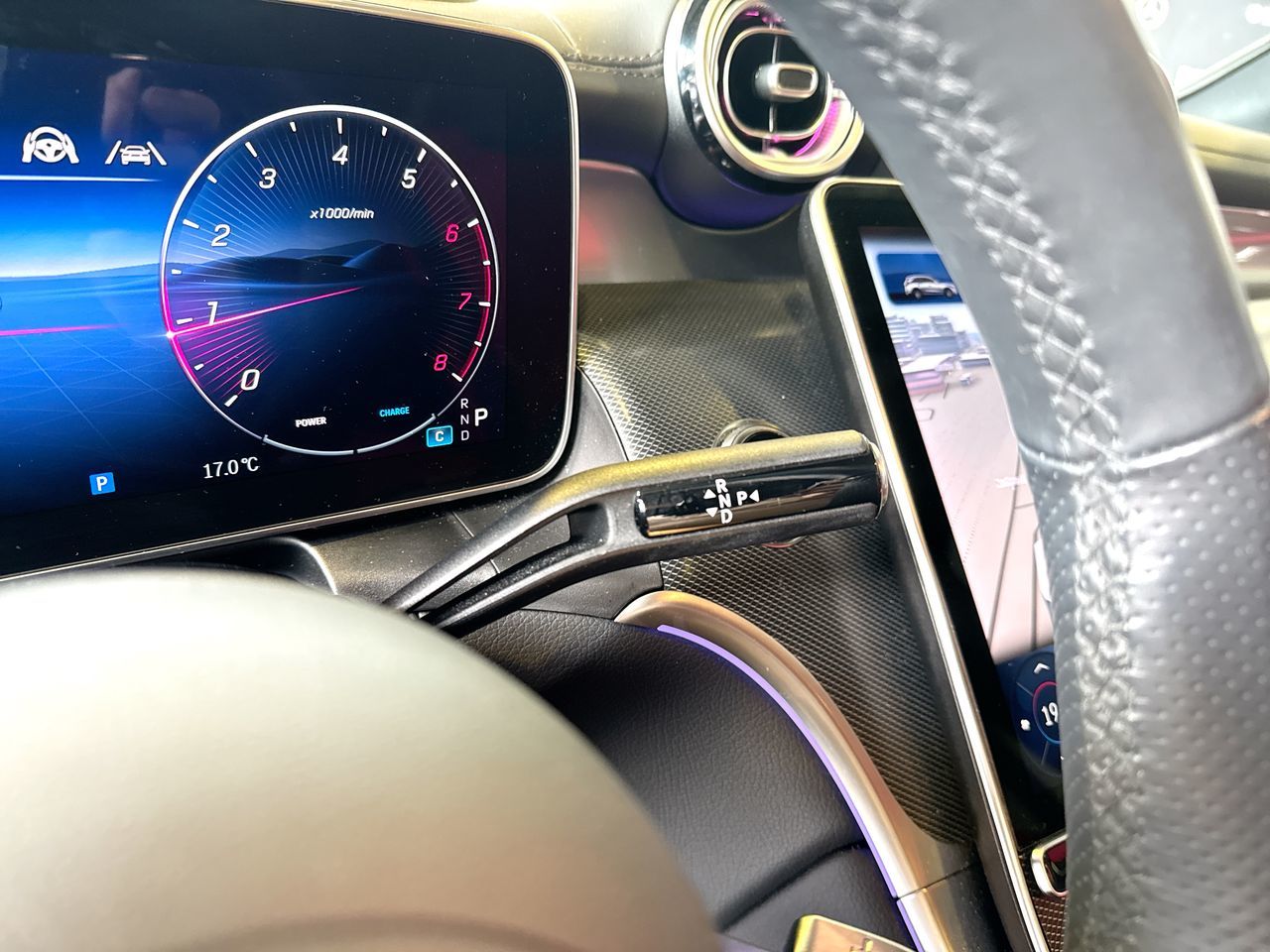 2025 Mercedes-Benz GLC300