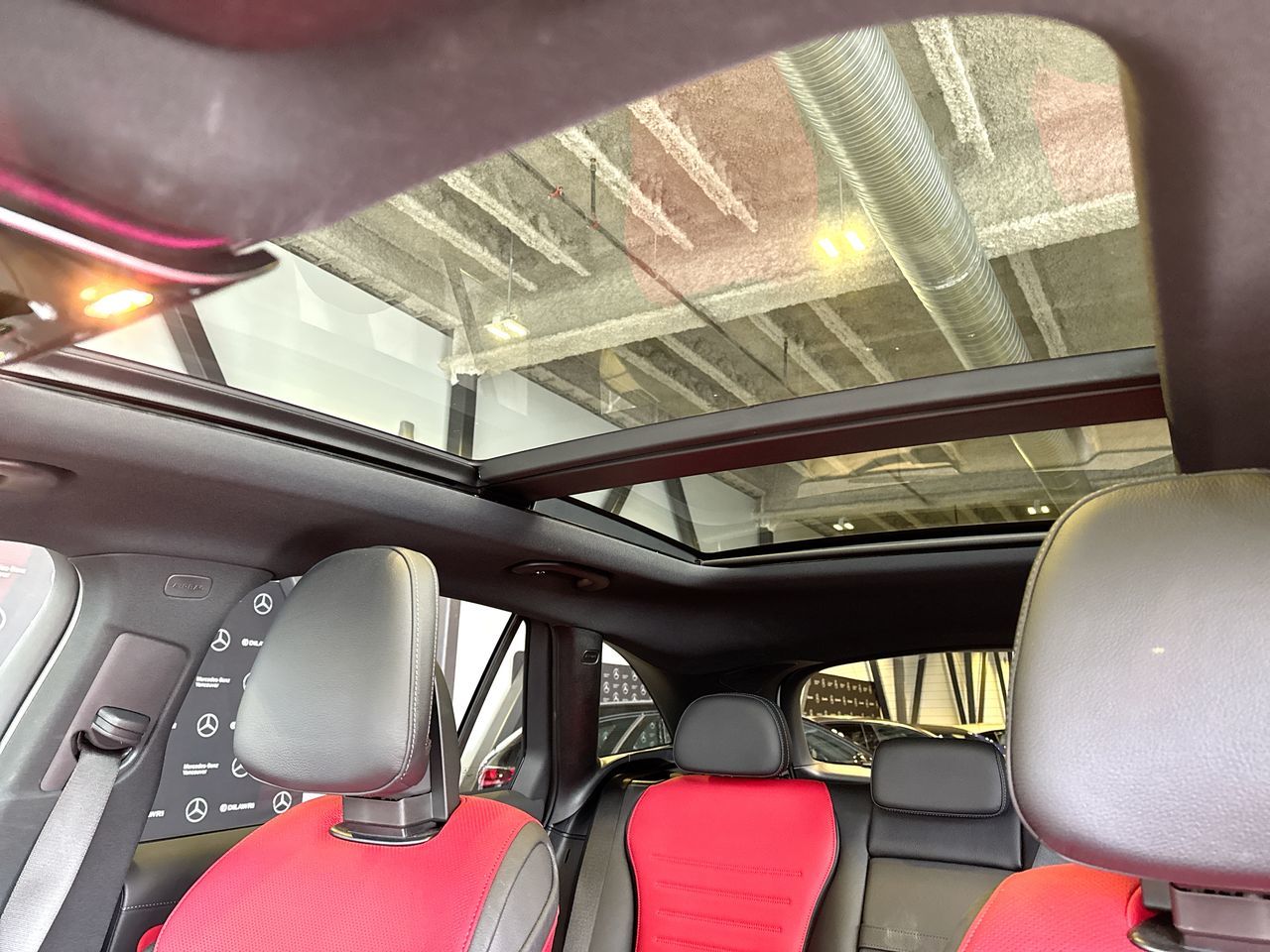 2025 Mercedes-Benz GLC300