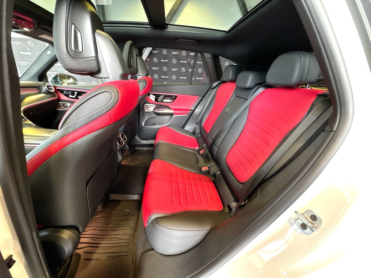 2025 Mercedes-Benz GLC300