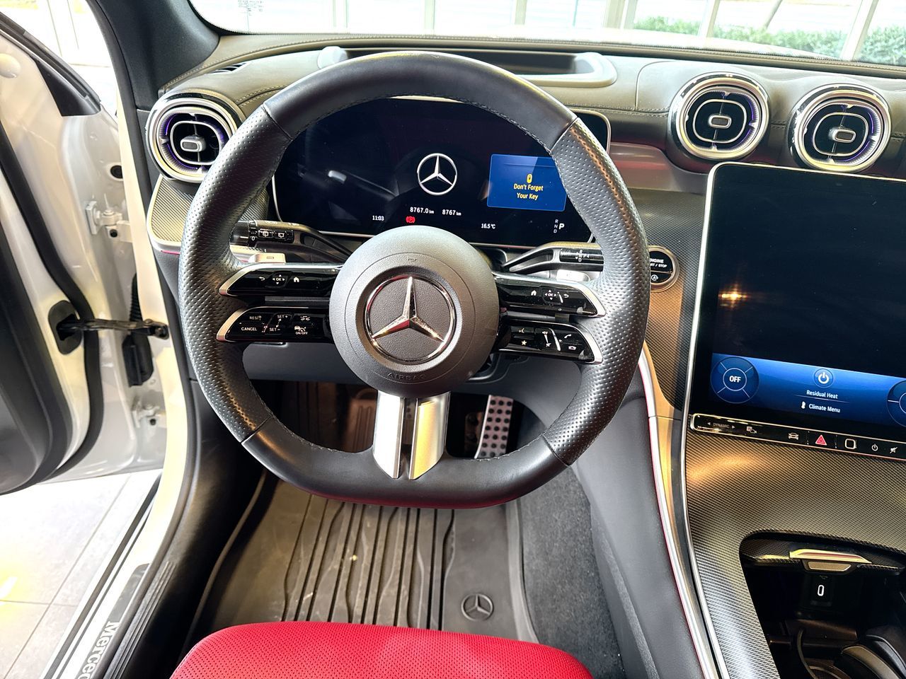 2025 Mercedes-Benz GLC300