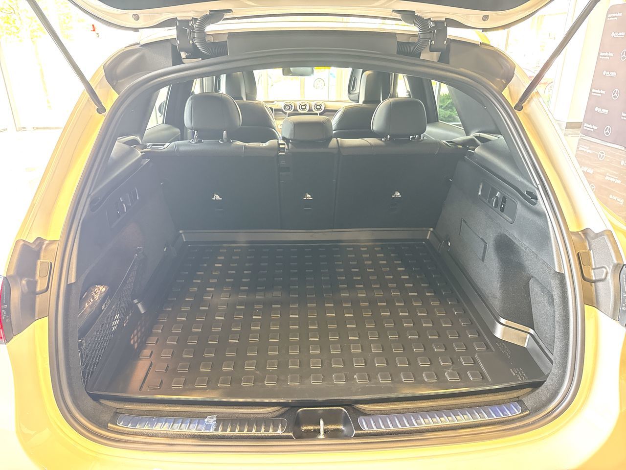 2025 Mercedes-Benz GLC300