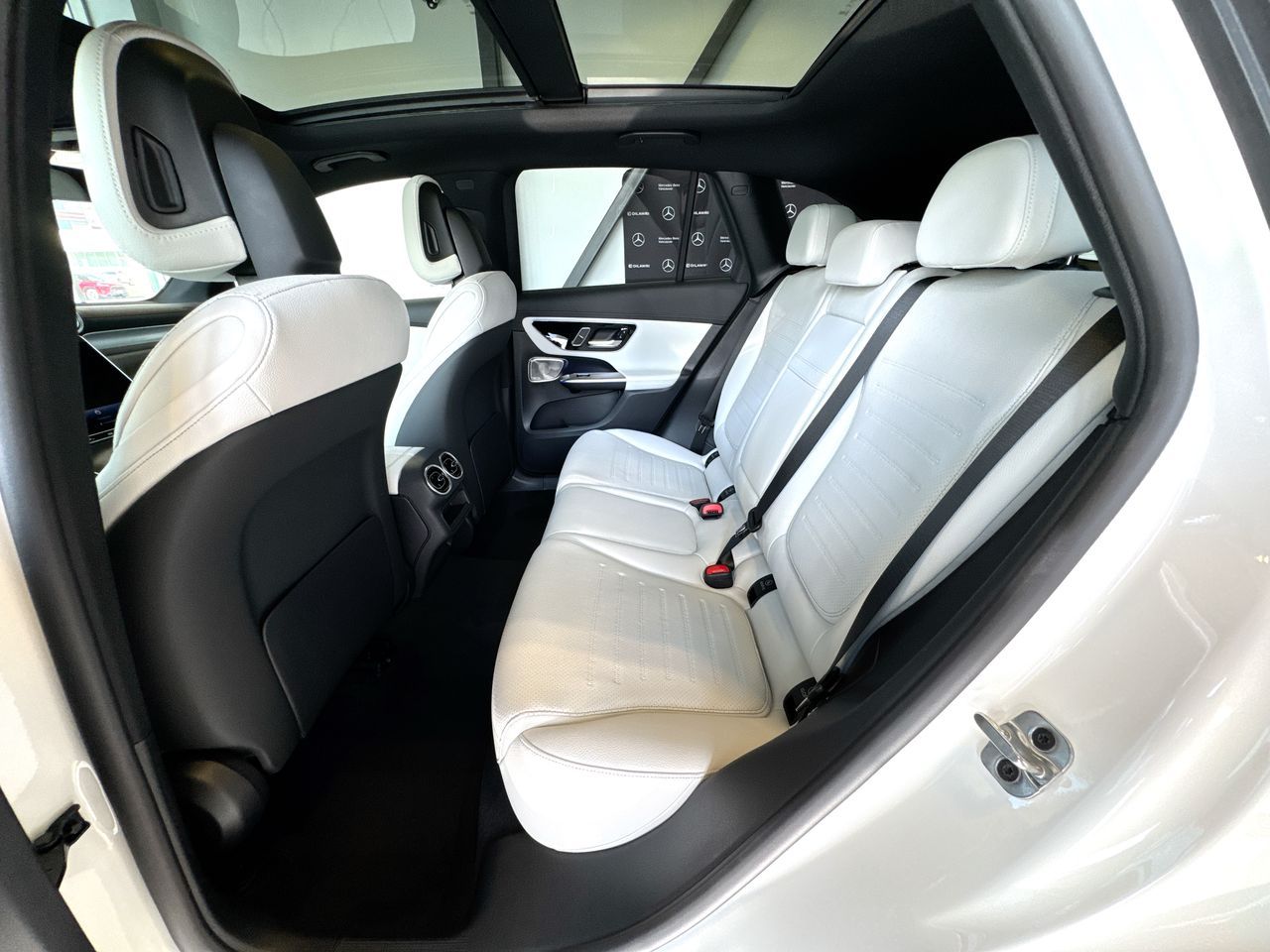 2026 Mercedes-Benz GLC300