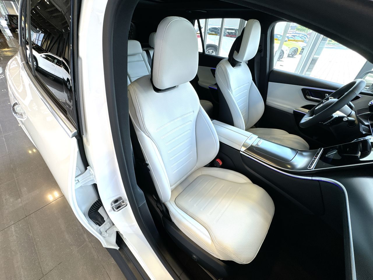 2026 Mercedes-Benz GLC300