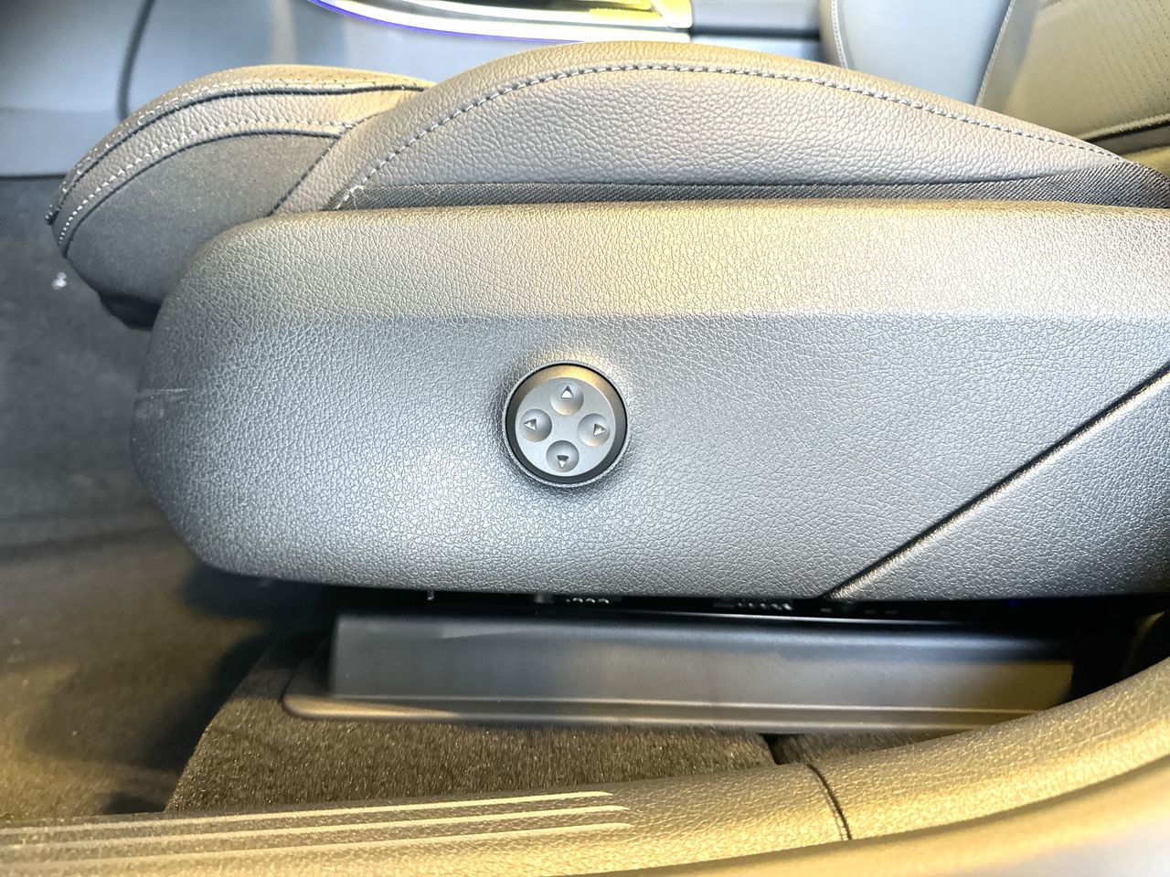 2027 Mercedes-Benz GLC
