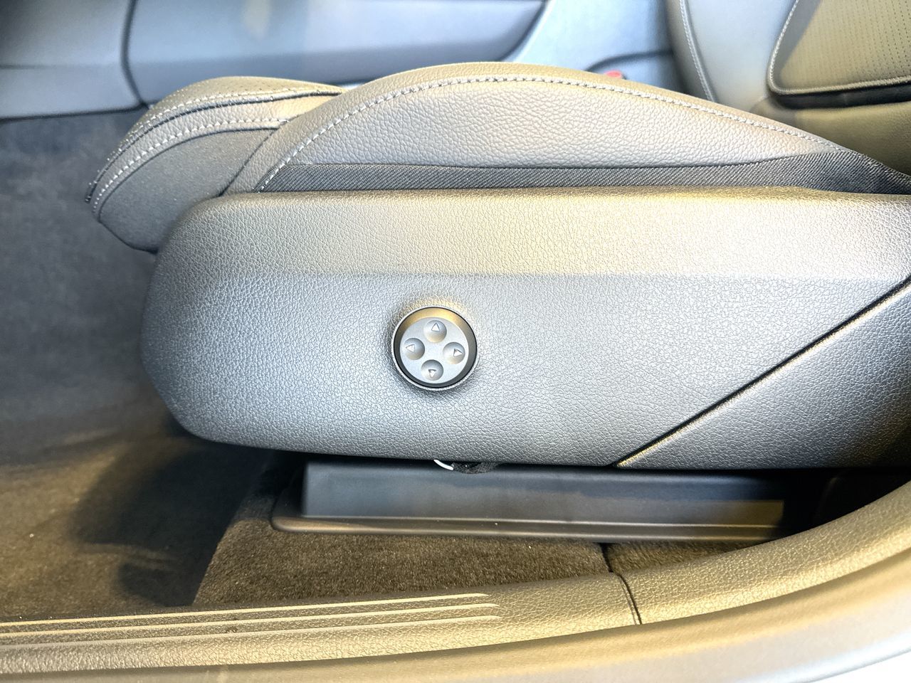 2027 Mercedes-Benz GLC