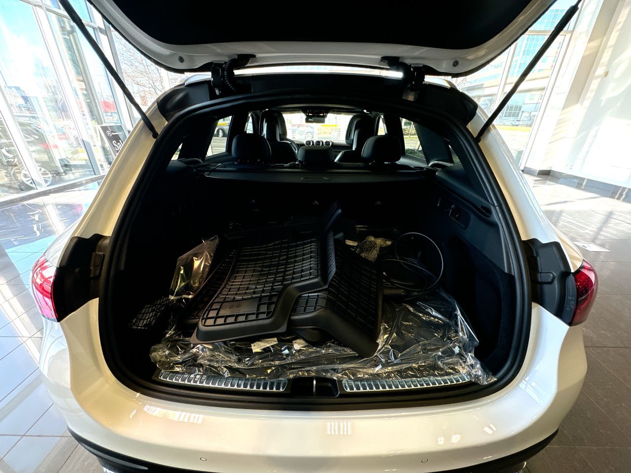 2025 Mercedes-Benz GLC350e in Vancouver, British Columbia