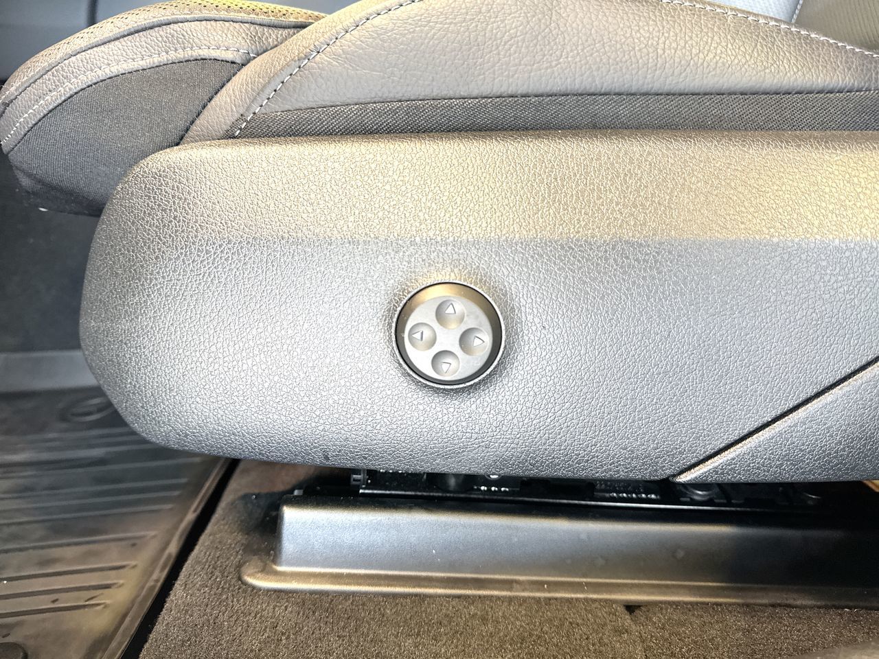 2025 Mercedes-Benz GLC43 AMG