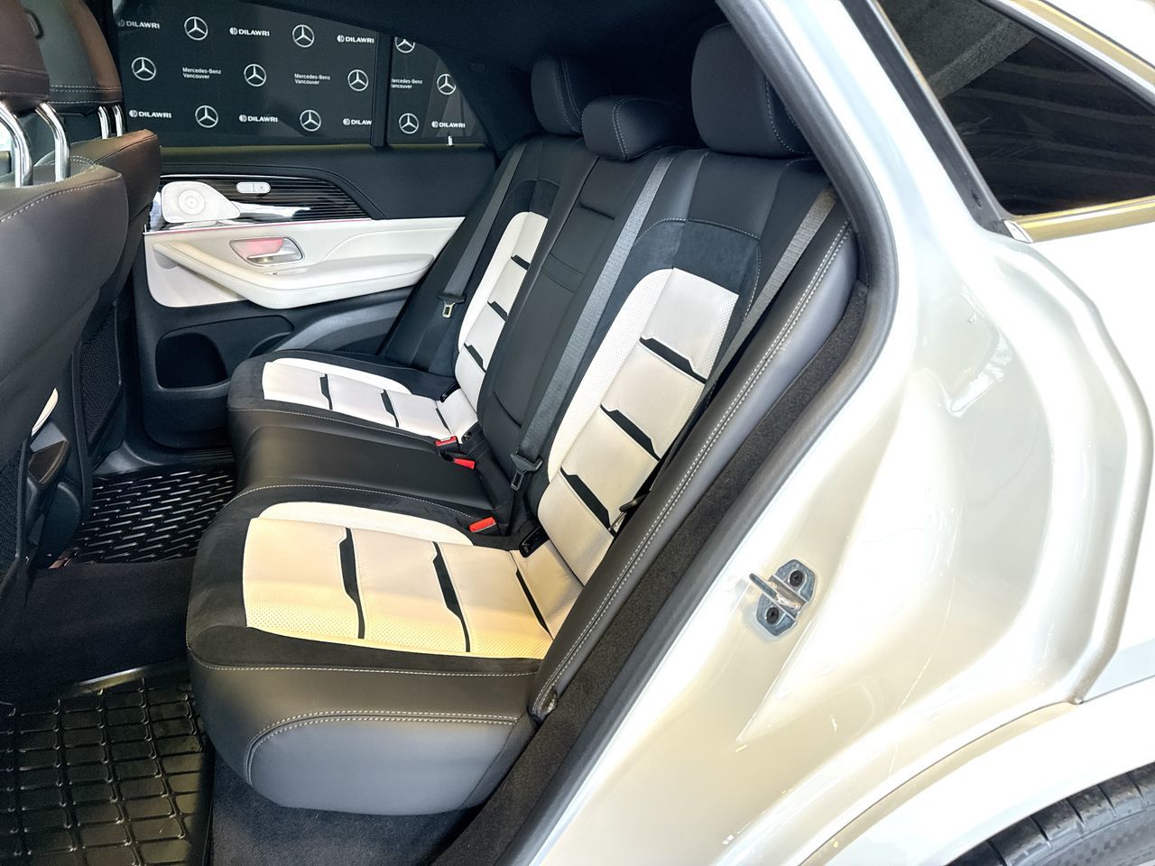 2025 Mercedes-Benz GLE53