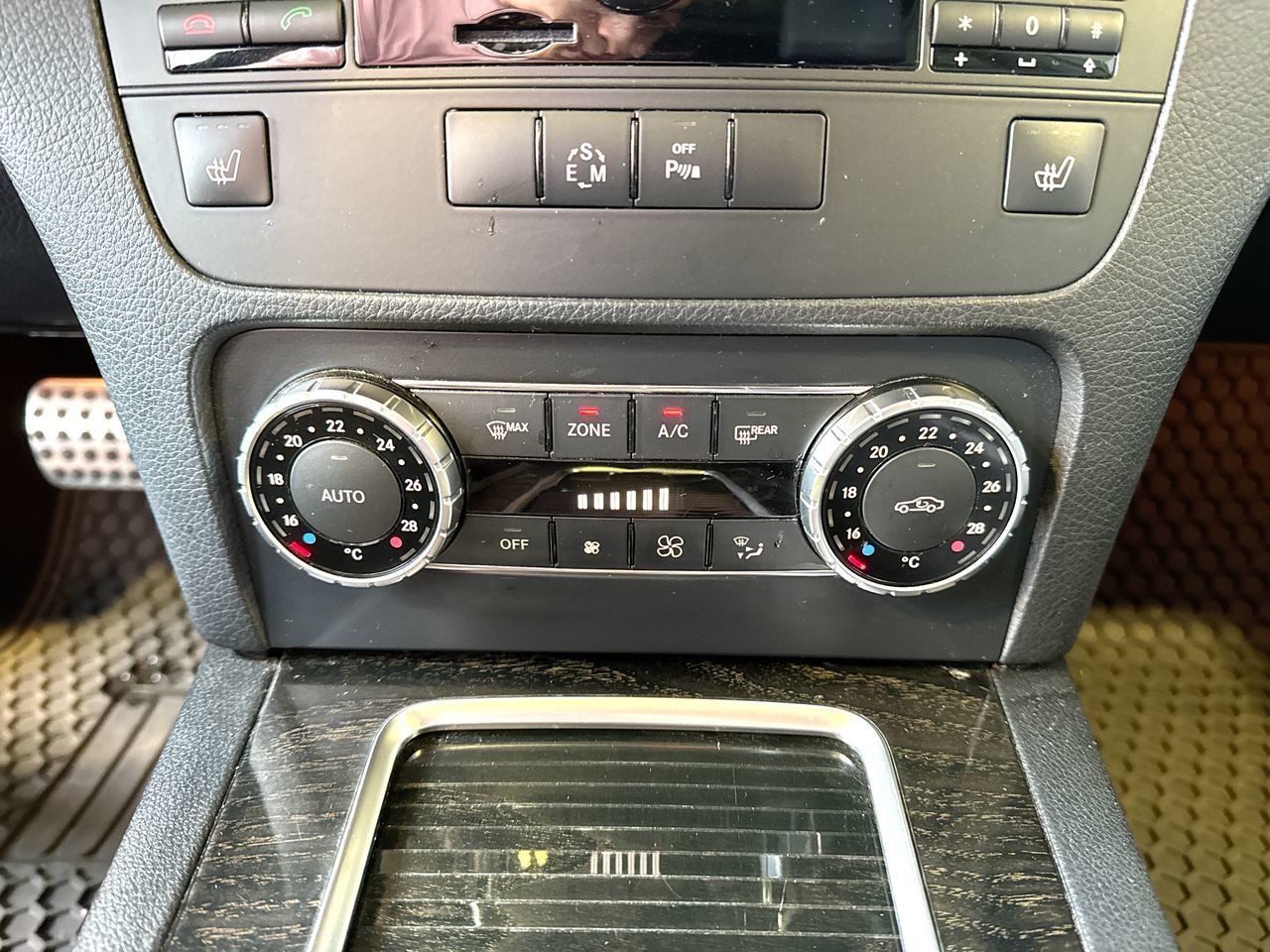 2014 Mercedes-Benz GLK250 in Vancouver, British Columbia