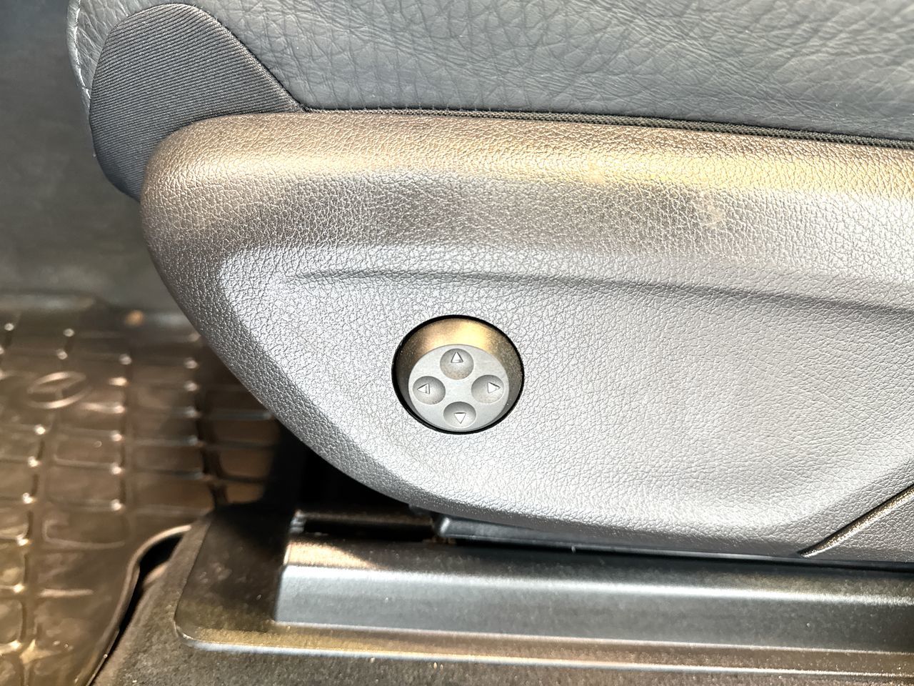 2022 Mercedes-Benz GLS450 in Vancouver, British Columbia